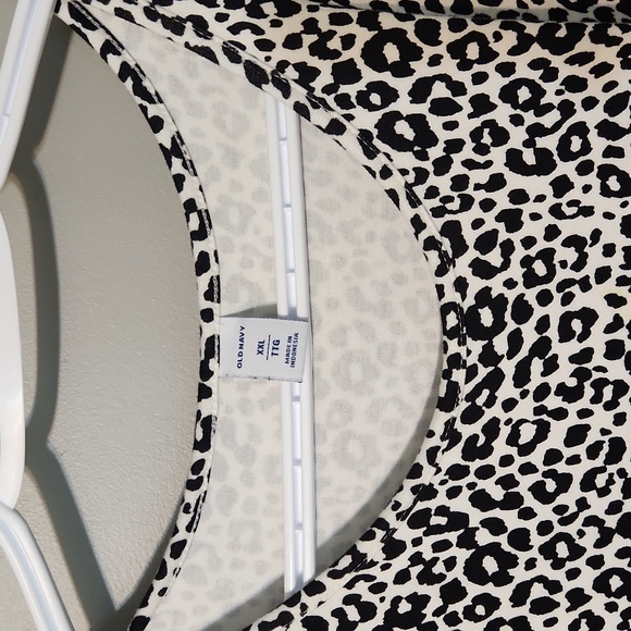 Old navy dress - Picture 3 of 4